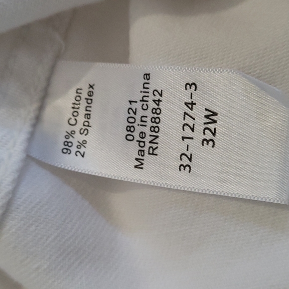 White Denim Plus Size 32W Jean Jacket with Metal Rivet Closure - Picture 11 of 11